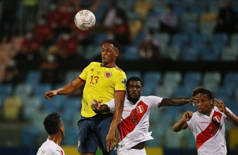 Yerri Mina durante partida da Col&ocirc;mbia contra o Peru pela Copa Am&eacute;rica
20/06/2021 REUTERS/Diego Vara