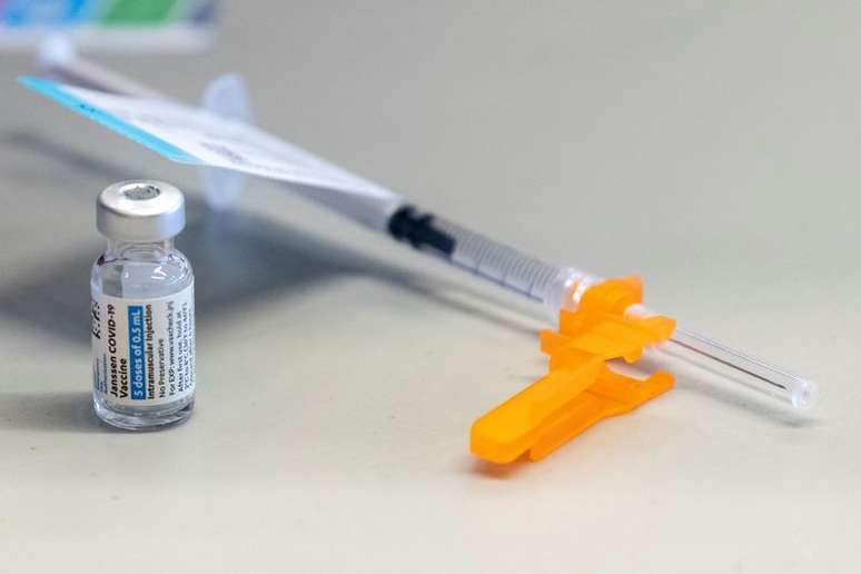 Vacina da farmacêutica Janssen, da multinacional Johnson & Johnson
REUTERS/Gaelen Morse