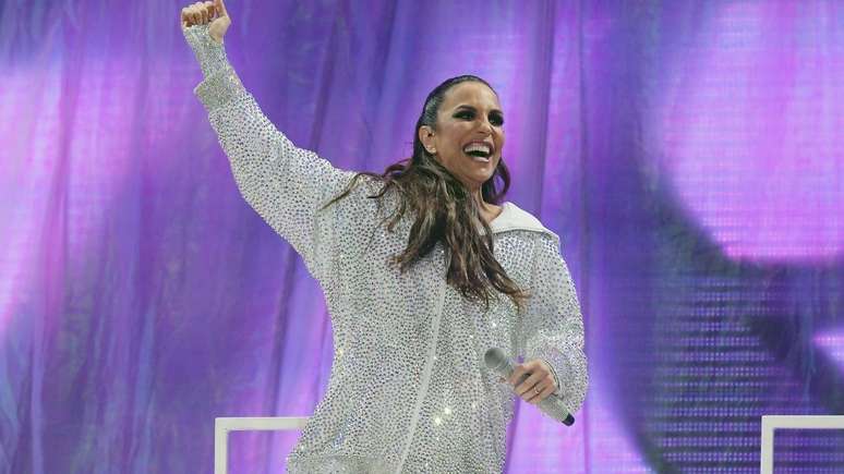 Neste segunda (21), Ivete foi criticada por se isentar ao lamentar as 500 mil vidas perdidas pela Covid-19.