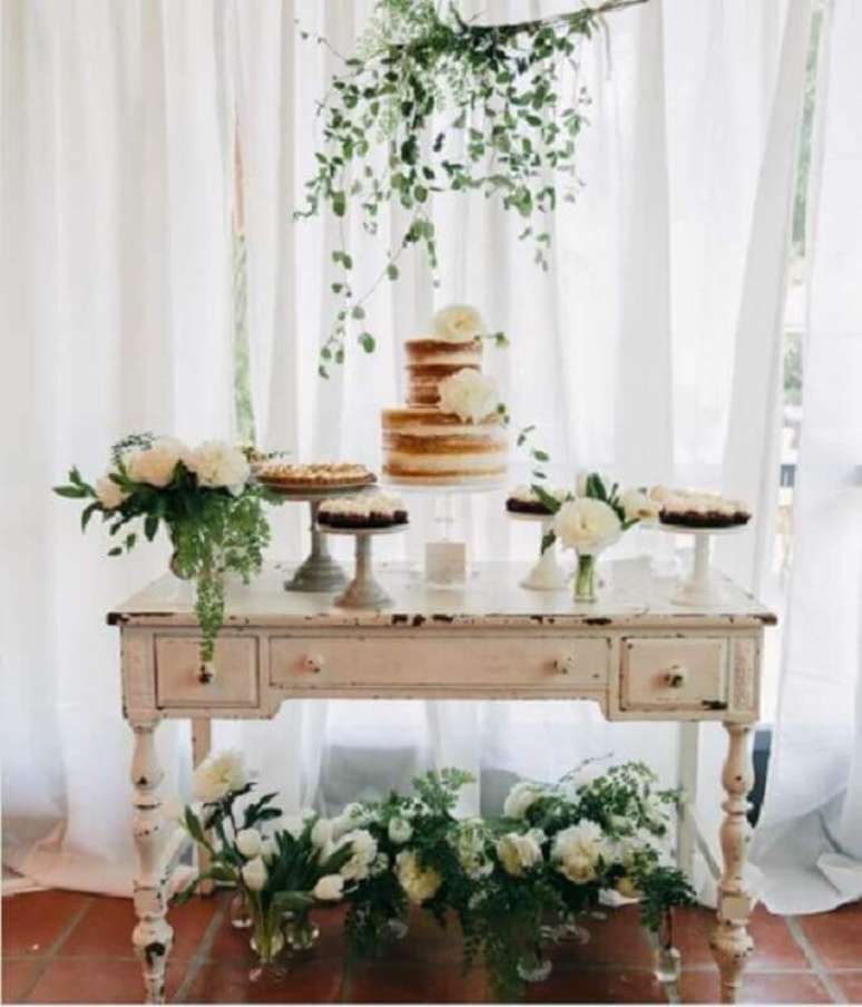 7. Decora&ccedil;&atilde;o simples para mesa de mini wedding &ndash; Foto: Pinterest