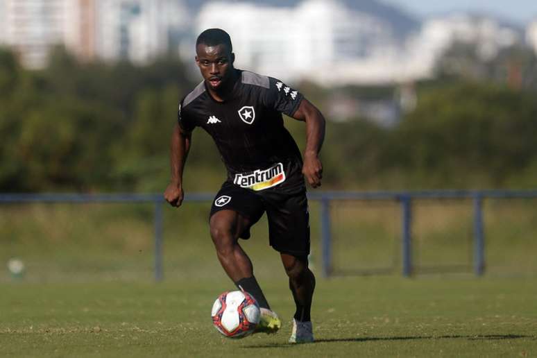 Kayque em ação pelo Botafogo (Foto: Vítor Silva/Botafogo)