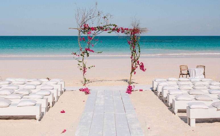 12. Ideia de decoração mini wedding na praia – Foto: Kallima Photography