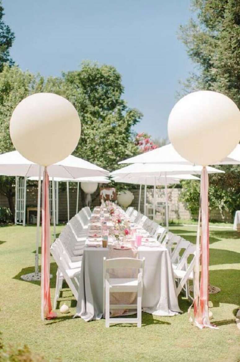 3. Decoração de mini wedding ao ar livre – Foto: Pinterest