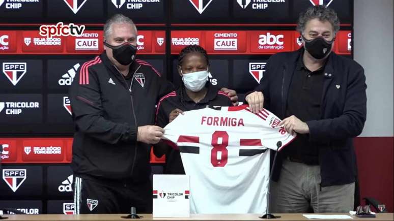 Formiga foi apresentada como nova jogadora do São Paulo (Foto: Reprodução/SPFCTV)