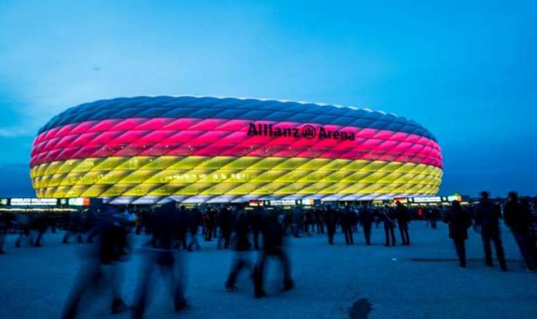 Allians Arena não poderá receber cores do arco-íris (Foto: MARC MULLER / AFP)