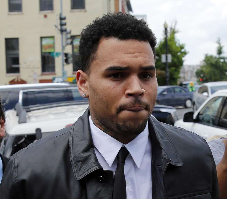 Chris Brown é investigado após ser acusado de agredir mulher