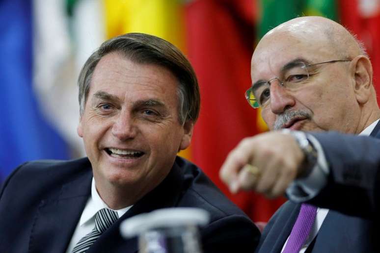 Presidente Jair Bolsonaro ao lado de Osmar Terra em Bras&iacute;lia
19/07/2019 REUTERS/Adriano Machado