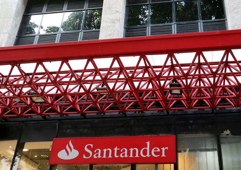 Logotipo do Santander em agência do banco no Rio de Janeiro. 29/4/2019. REUTERS/Sergio Moraes