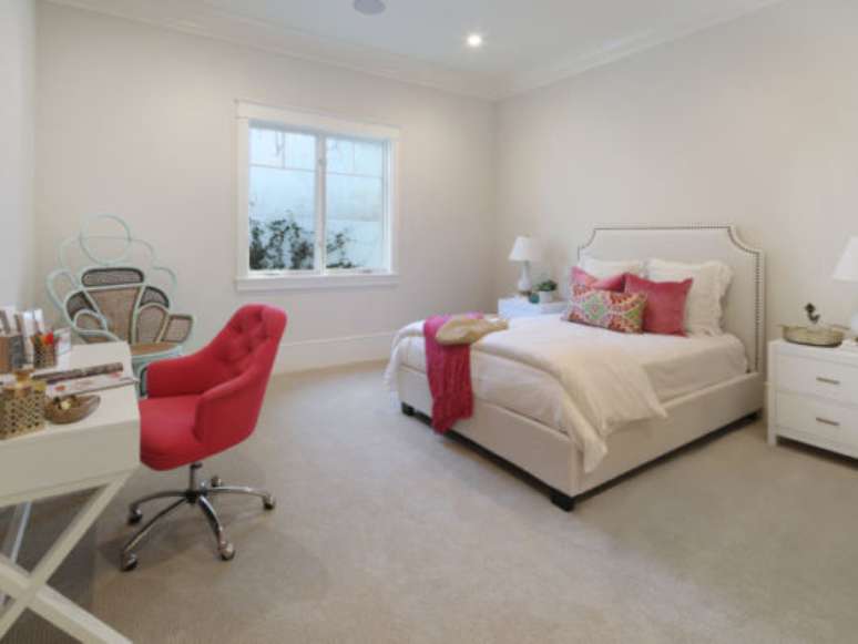 19. Cadeira giratoria vermelha branca &ndash; Foto Pinterest