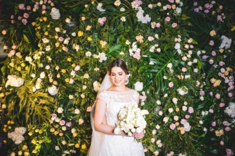 42. Painel de flores brancas para festa de casamento &ndash; Foto Lidjane Barreto