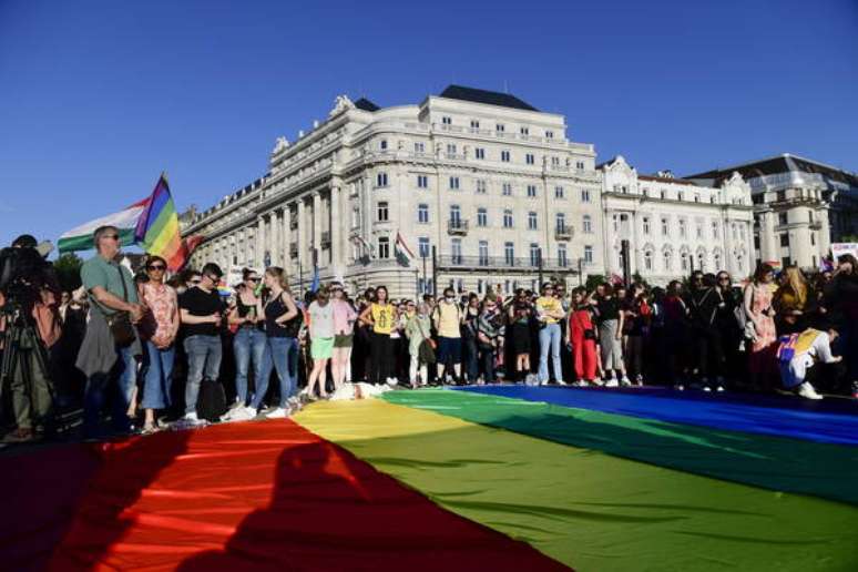 Protesto contra lei anti-LGBT em Budapeste, na Hungria