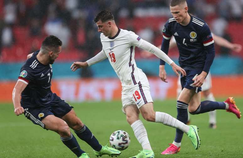 A Inglaterra entra em campo pela Eurocopa nesta terça-feira (22) (Foto: CARL RECINE / POOL / AFP)