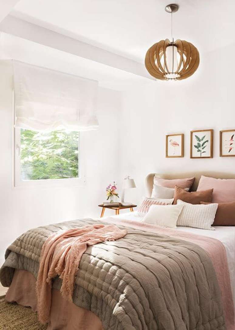 25. Quarto boho com roupa de cama em tons rosados – Foto Planete