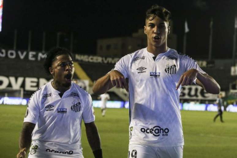 Kaio Jorge brilhou com o Santos diante do Grêmio em 2020 (Foto: Alexandre Schneider / POOL / AFP)