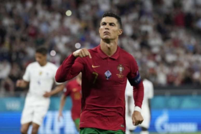 Cristiano Ronaldo abriu o placar para Portugal contra a França (Foto: Darko Bandic / POOL / AFP)