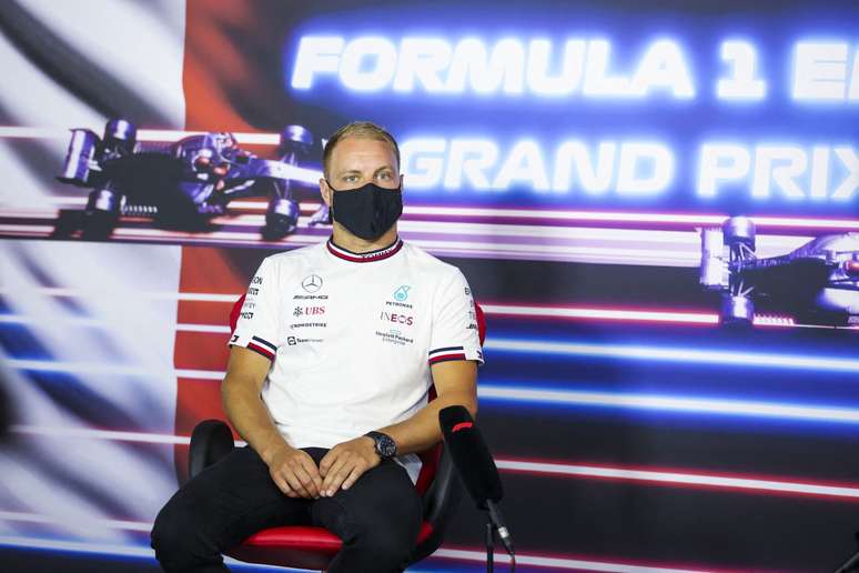 Valtteri Bottas entrou em rota de colisão com a Mercedes 