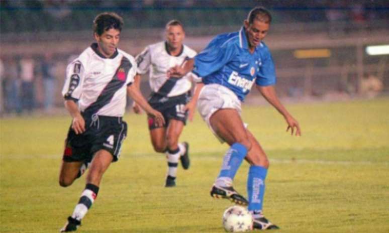 O Vasco eliminou o Cruzeiro nas oitavas da Libertadores 98 (Foto: Reprodução)