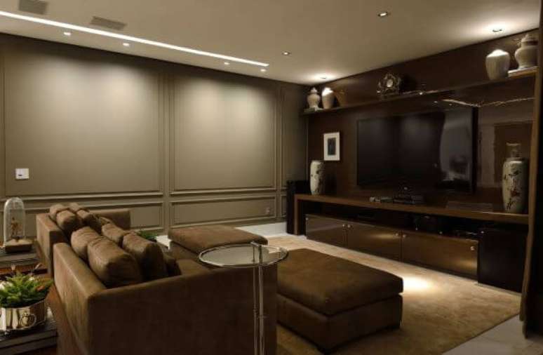 29. Decora&ccedil;&atilde;o com tons de marrom escuro e tpete claro &eacute; sofisticada &ndash; Foto Pinterset