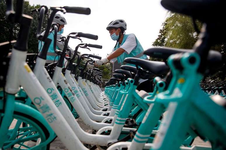 Bicicletas do serviço de transporte por aplicativo da chinesa DiDi. 7/8/2020. REUTERS/Thomas Peter  