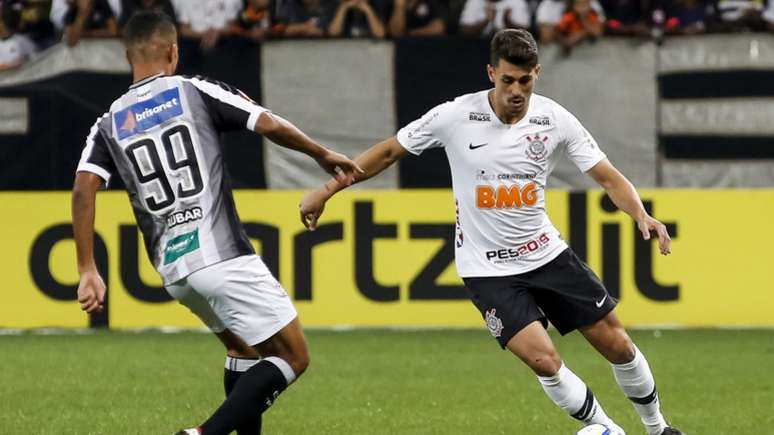 Danilo Avelar deixa o Corinthians após três temporadas e meia (Foto: Rodrigo Gazzanel/RM Sports/Lancepress!)