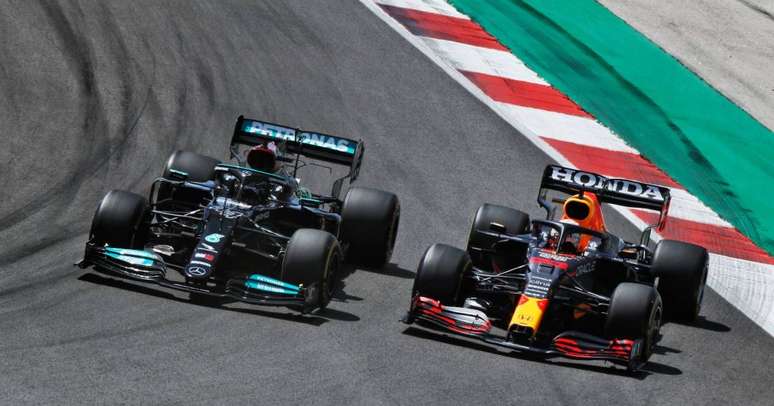 Hamilton e Verstappen no GP de Portimão.