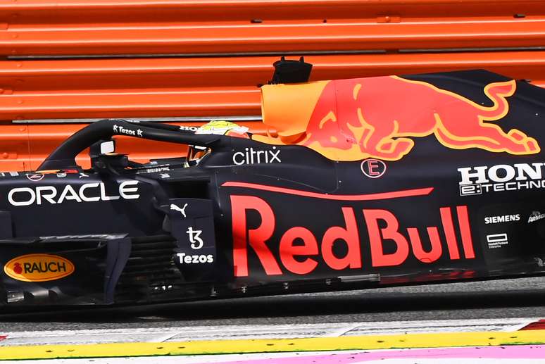 Max Verstappen foi o líder dos treinos livres desta sexta-feira (25) (Photo by Joe Klamar / AFP)