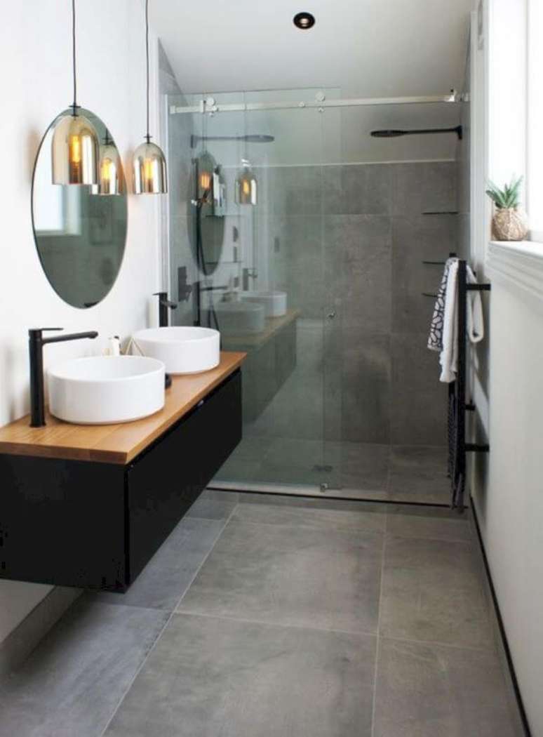 70. Banheiro moderno com piso de porcelanato cimento queimado &ndash; Foto Houzz