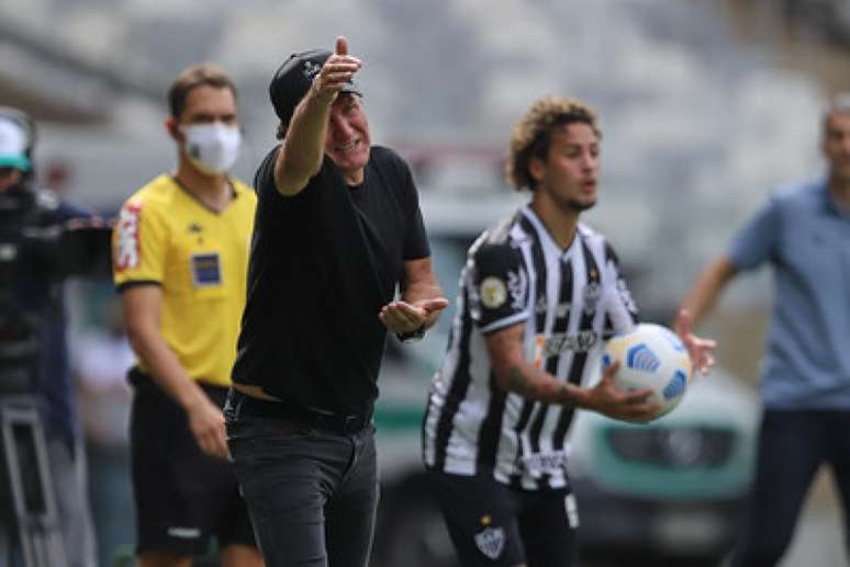 Cuca se retratou com Leandro Pedro Vuaden após discussão no fim da partida entre Galo e Vozão-(Pedro Souza/Atlético-MG)