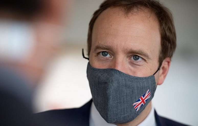 Partido Trabalhista faz uma enorme press&atilde;o para que o primeiro-ministro, Boris Johnson, demita Hancock