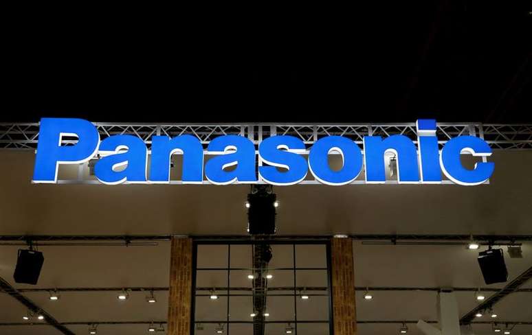 Logotipo da Panasonic em frente a unidade da companhia no Jap&atilde;o. 2/10/2017.   REUTERS/Toru Hanai