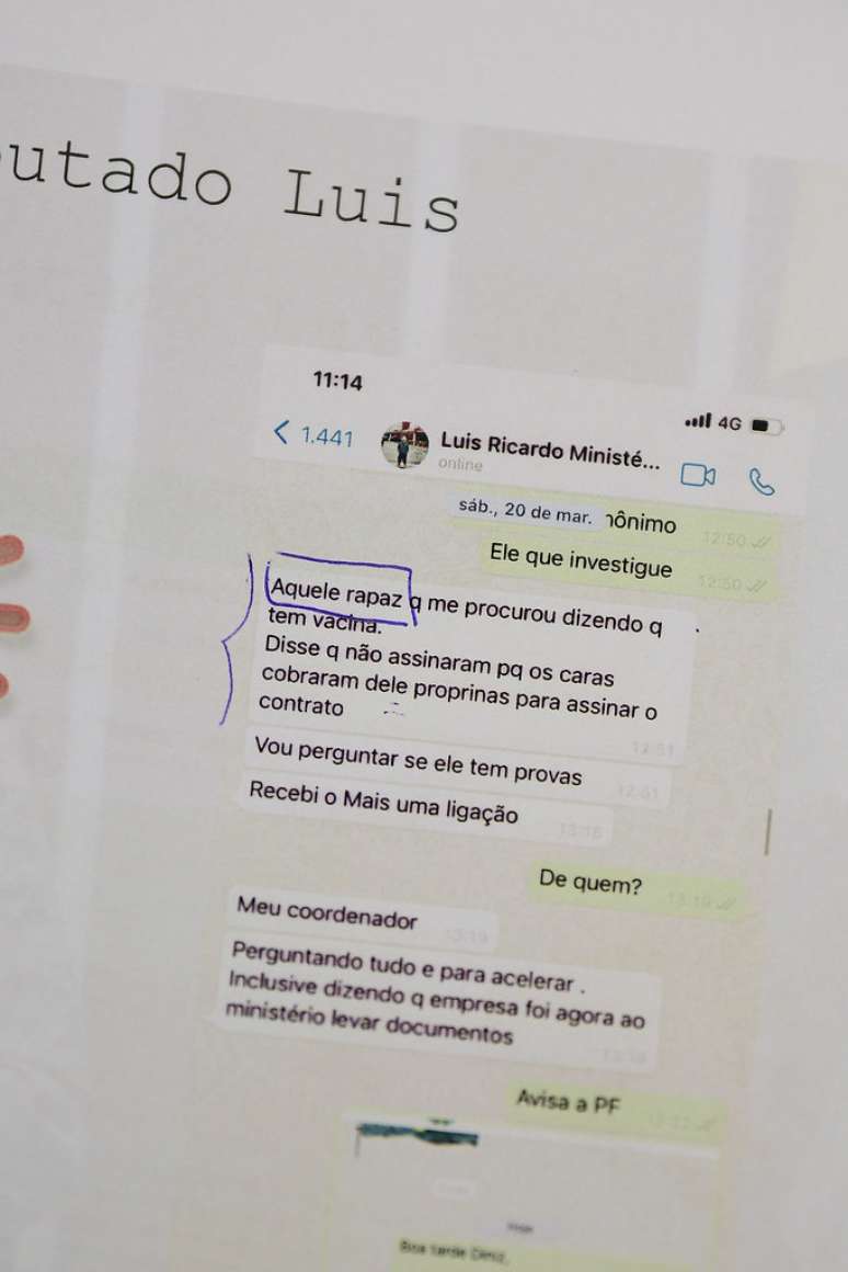 Em destaque, s&eacute;rie de conversas de WhatsApp que mostram den&uacute;ncia do deputado Luis Miranda 