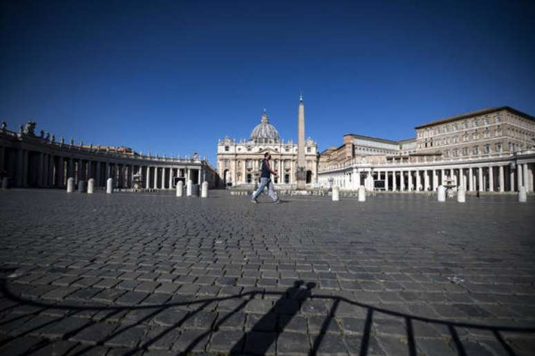 Vista da Praça São Pedro, no Vaticano