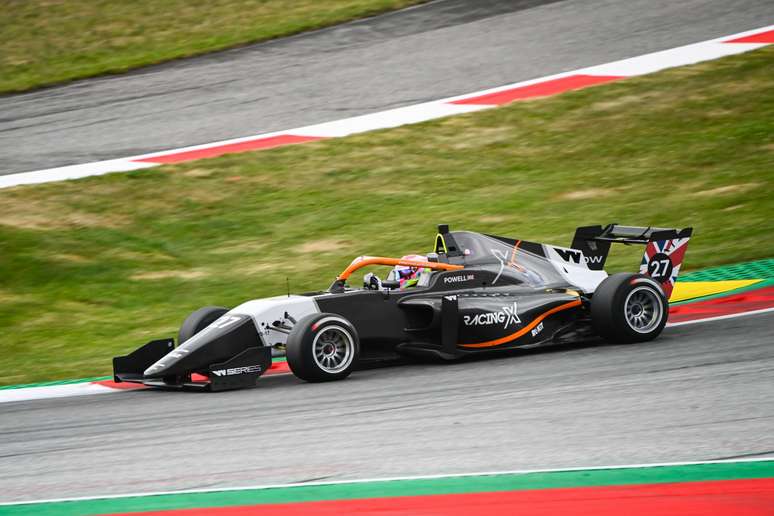 Alex Powell &eacute; a primeira pole da temporada de 2021 da W Series 