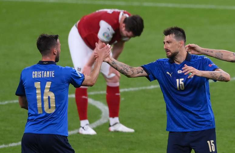 Jogadores da Itália comemoram vitória na Eurocopa