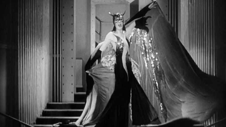 Kay Johnson em cena do filme Madam Satan, dirigido por Cecil B. DeMille em 1930. Jo&atilde;o Francisco ganhou seu apelido ao pular o Carnaval com uma fantasia que lembrava o figurino da atriz