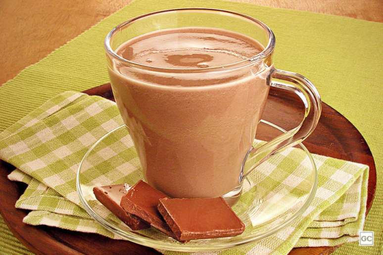 Guia da Cozinha - Chocolate quente tradicional para deixar o dia mais quentinho