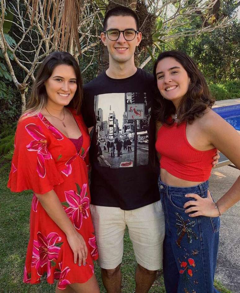 Beatriz, Vinícius e Laura.