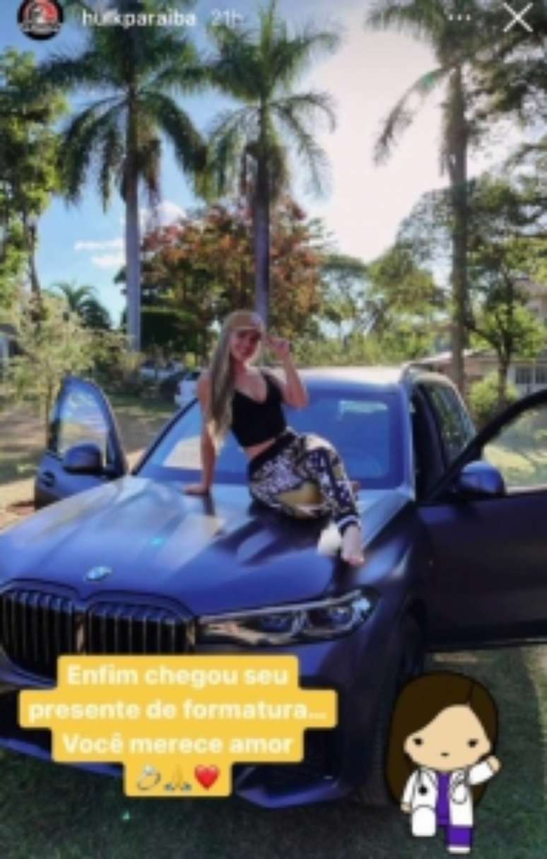 Camila Ângelo foi presenteada por Hulk com um carrão avaliado em mais de R$ 1 milhão (Foto: Reprodução/Instagram)