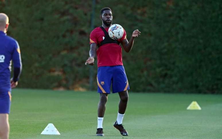 Umtiti não faz parte dos planos do técnico Ronald Koeman (Foto: Miguel Ruiz / Barcelona)