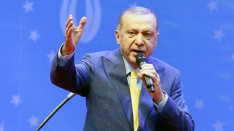 Os poderes presidenciais de Erdogan, que foi prefeito de Istambul entre 1994 e 1998, foram ampliados após um referendo de reforma constitucional em 2017