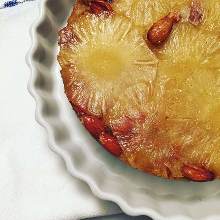 Torta de abacaxi caramelado