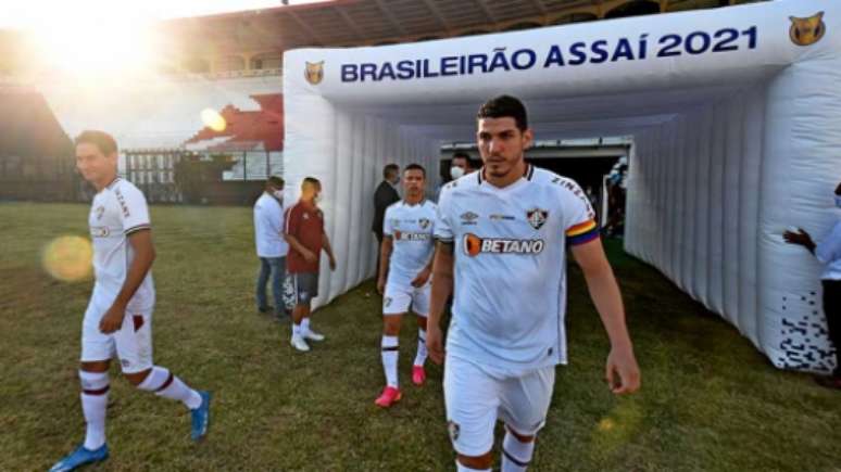 Nino, com a braçadeira de capitão em arco-íris (Foto: Mailson Santana/Fluminense FC)