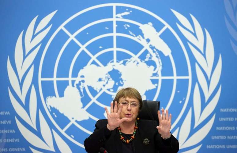 Alta comiss&atilde;ria de Direitos Humanos da ONU, Michelle Bachelet, durante entrevista coletiva em Genebra
09/12/2020 REUTERS/Denis Balibouse/File Photo