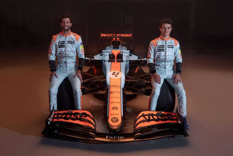 Daniel Ricciardo e Lando Norris, pilotos da equipe McLaren na temporada 2021 da F1.