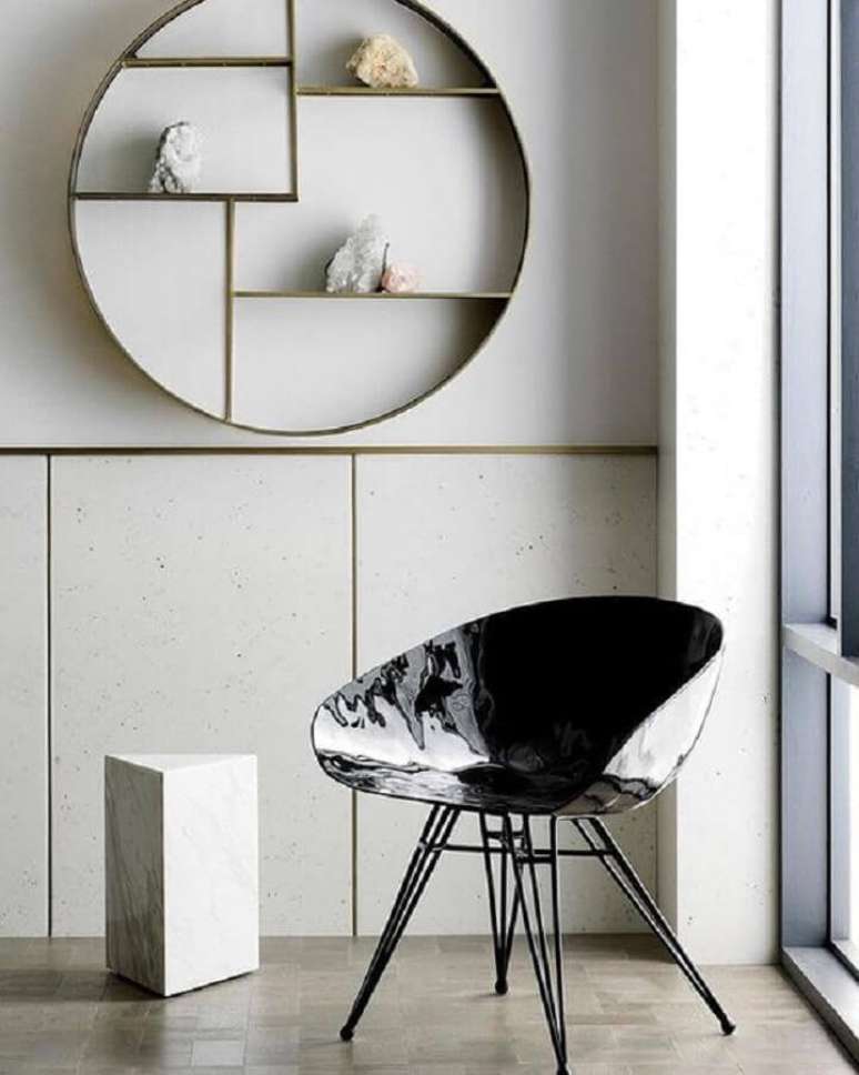 2. Decoração minimalista com nicho redondo para sala – Foto: Pinosy