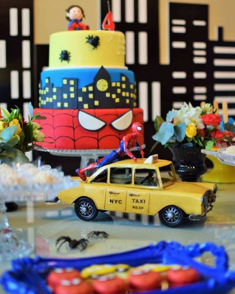 67. Festa do homem aranha com bolo de pasta americana – Foto Pinteret