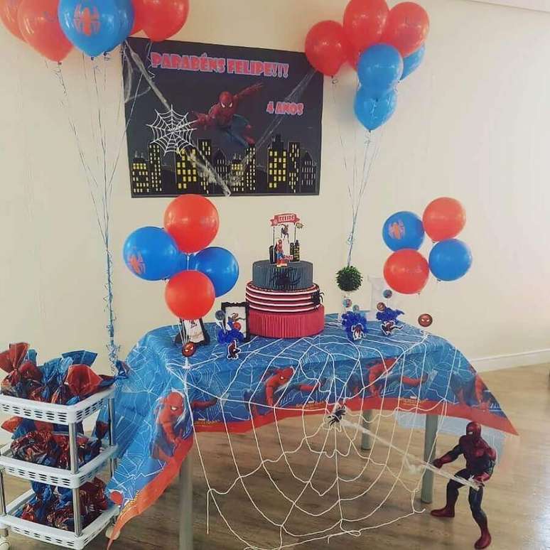 27. Decoração de festa do Homem Aranha barata – Foto: Maria Faceira Personalizados