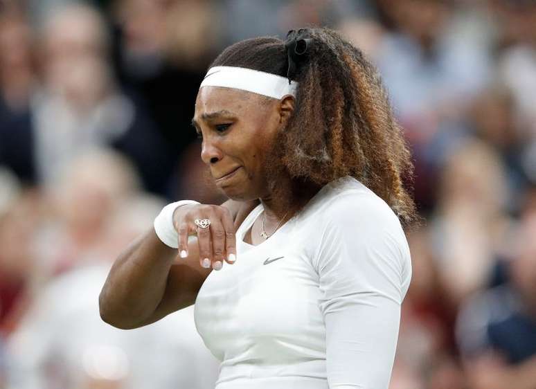 Serena chora ao abandonar torneio de Wimbledon
 29/6/2021   REUTERS/Peter Nicholls