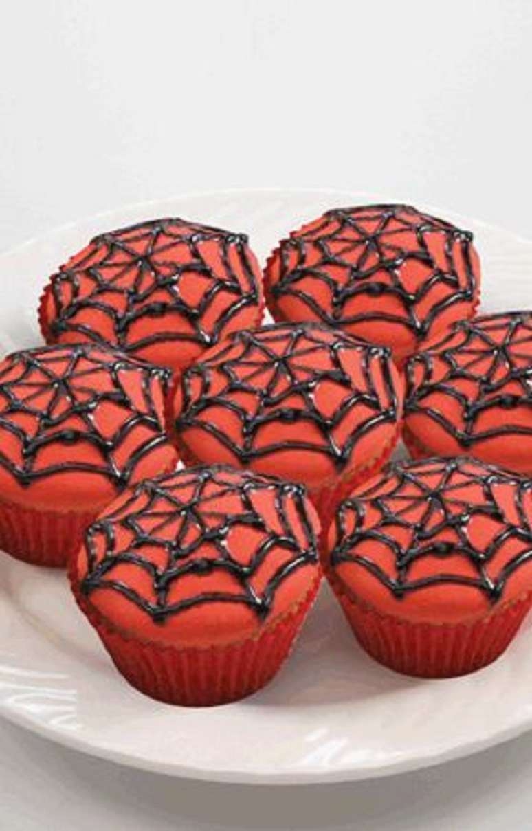 69. Festa do homem aranha com cupcake temático – Foto Queen