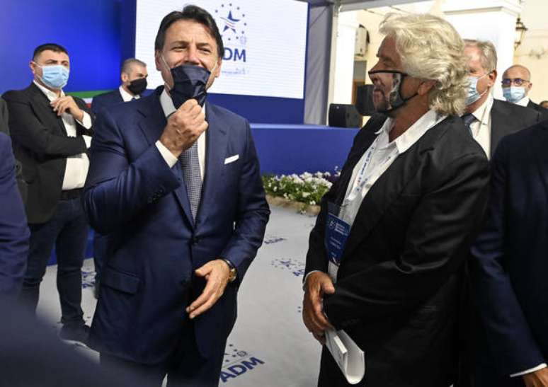 Giuseppe Conte e Beppe Grillo em uma rara foto juntos